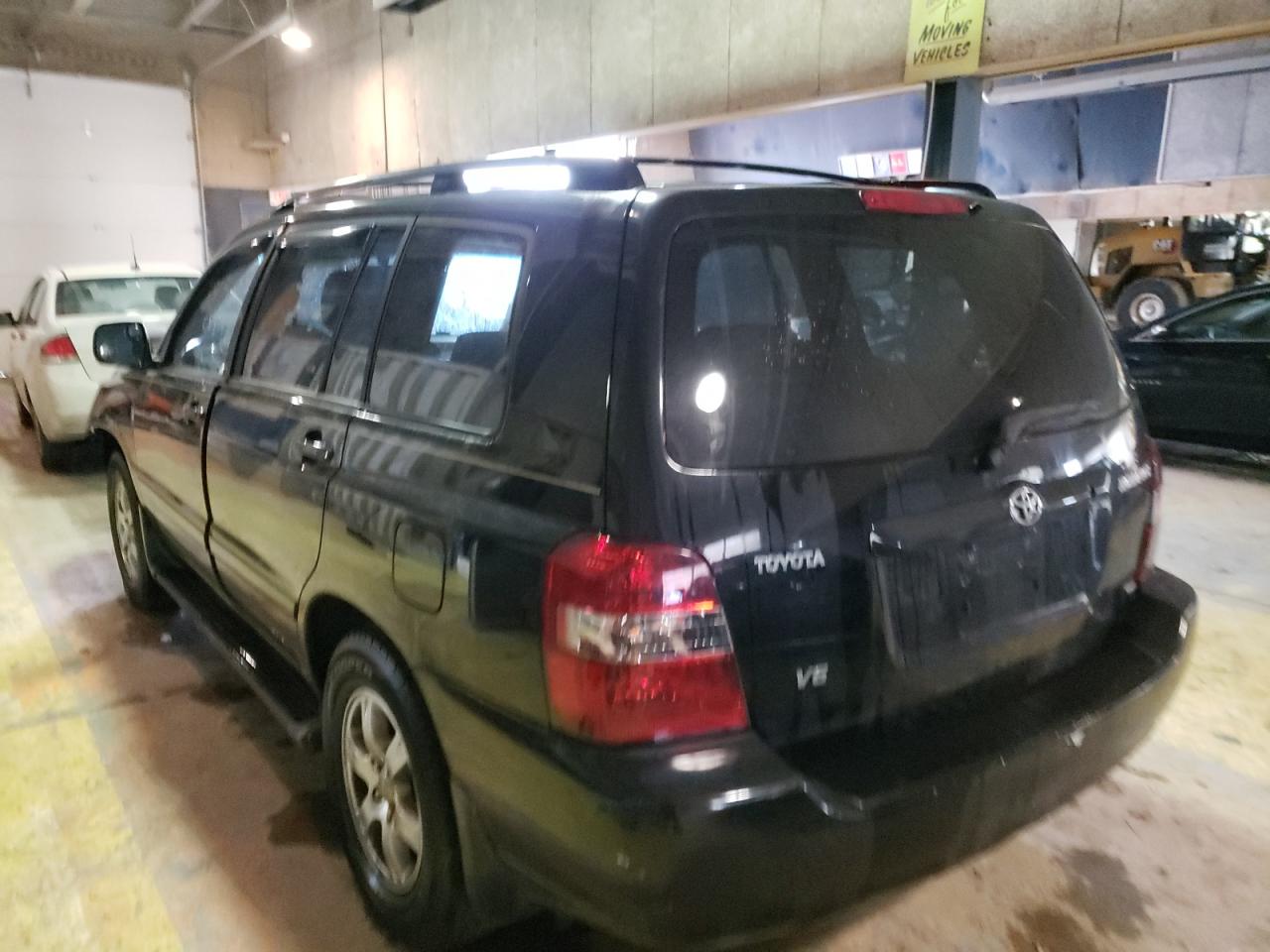 Photo 3 from auction – 2005 TOYOTA HIGHLANDER with VIN JTEDP21A250084096