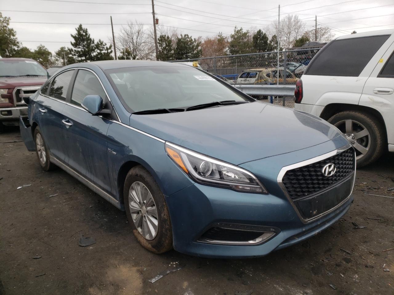 HYUNDAI SONATA HYB 2016 with VIN KMHE24L17GA012304 - Photo from auction