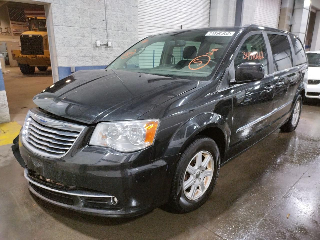 Photo 2 from auction – 2012 CHRYSLER TOWN & COU with VIN 2C4RC1BG4CR106105