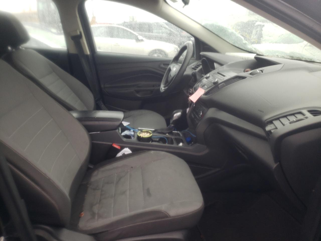 Photo 5 from auction – 2017 FORD ESCAPE S with VIN 1FMCU0F76HUB85225