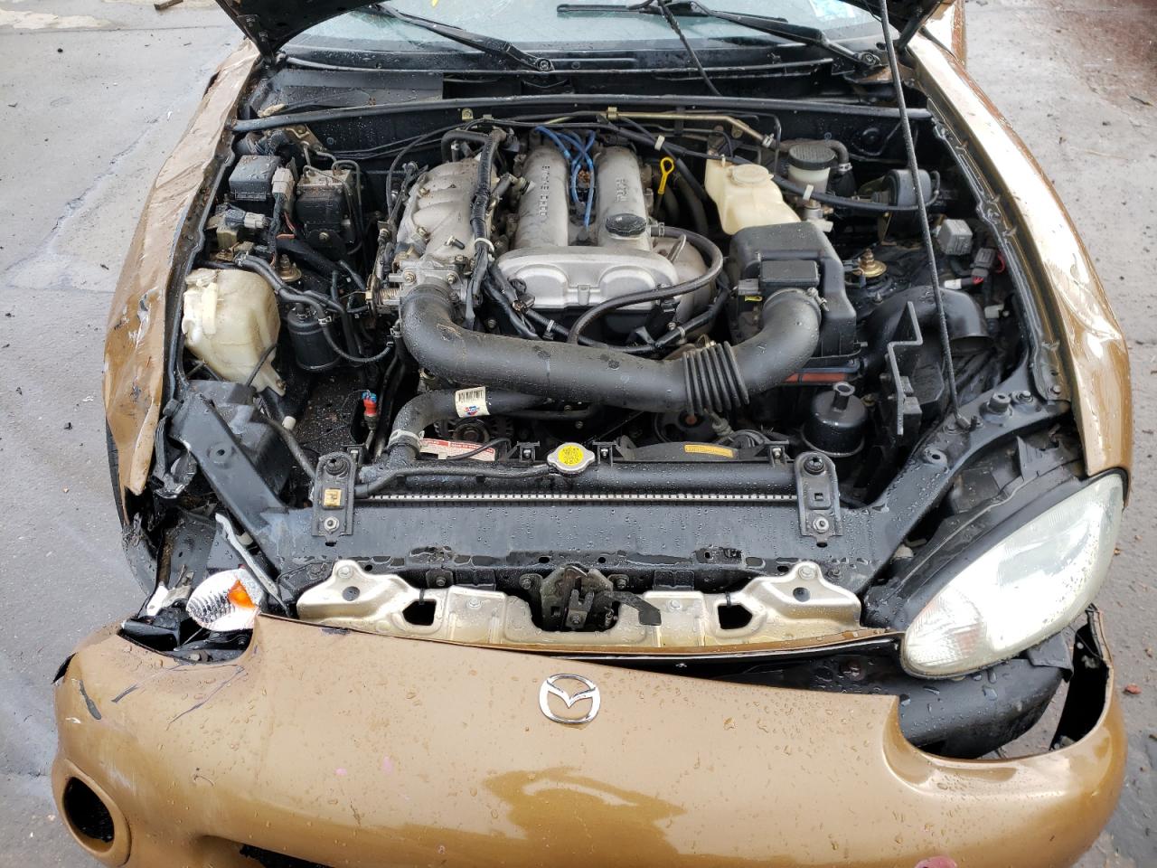 Photo 7 from auction – 1999 MAZDA MX-5 MIATA with VIN JM1NB3531X0132554