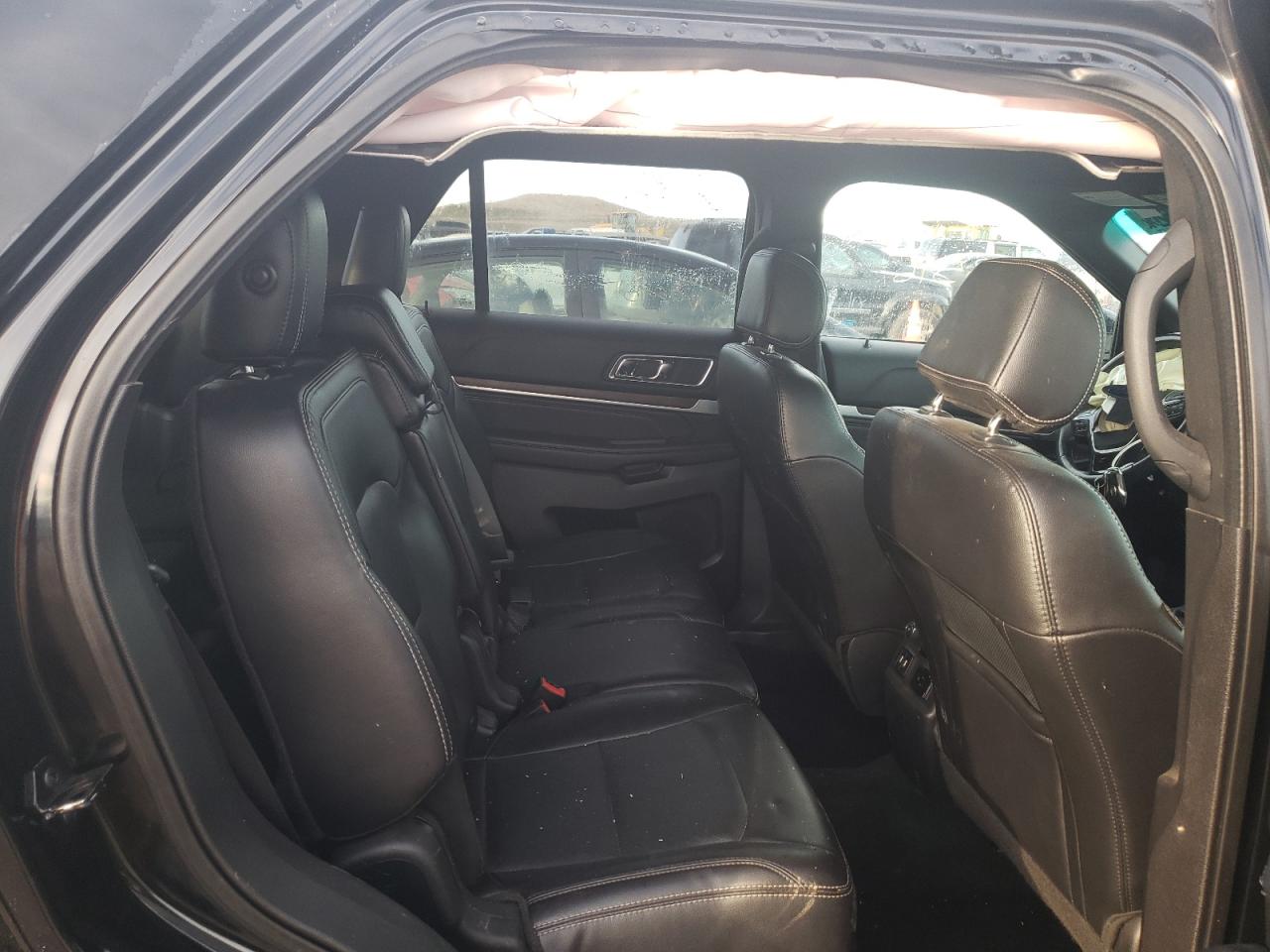 Photo 6 from auction – 2017 FORD EXPLORER L with VIN 1FM5K7F81HGB81856