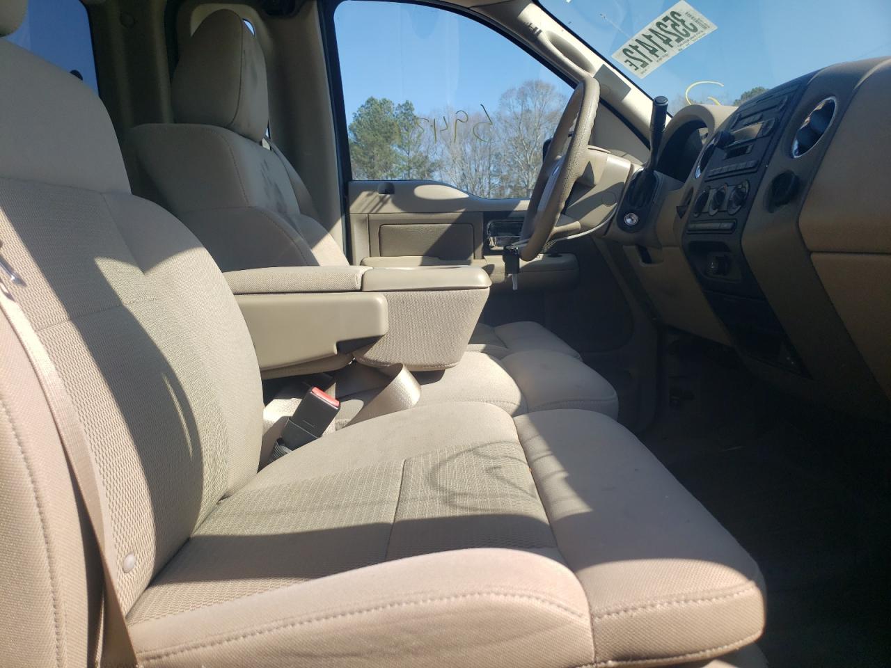 Photo 5 from auction – 2004 FORD F150 with VIN 1FTRF12W44NA69943