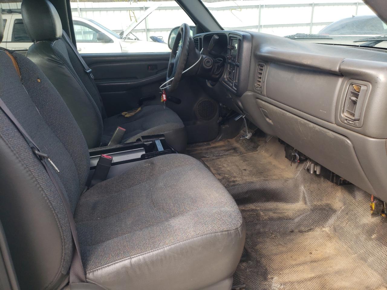 Photo 5 from auction – 2006 CHEVROLET SILVERADO with VIN 1GCEC19T06Z168984