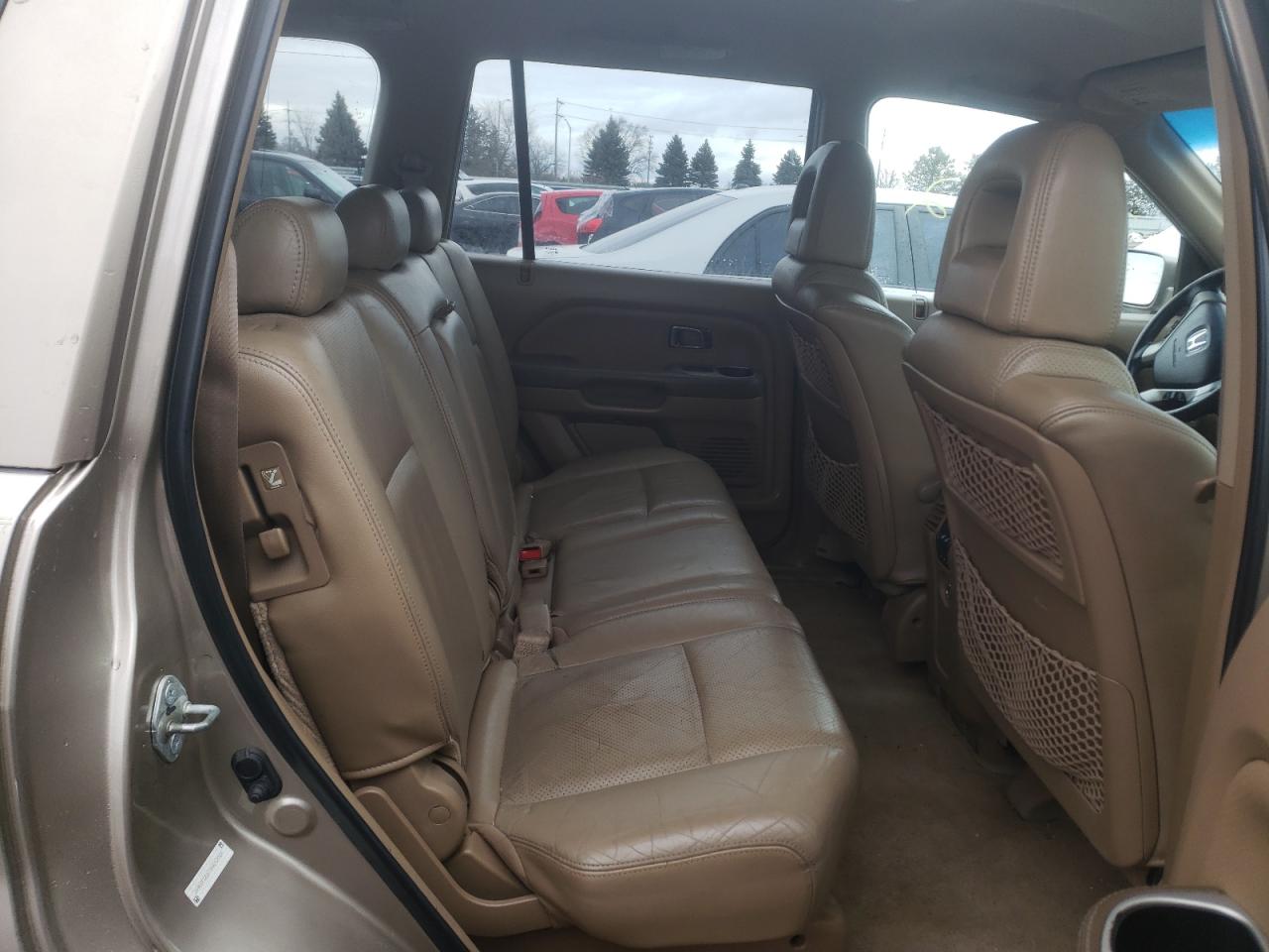 Photo 6 from auction – 2004 HONDA PILOT EXL with VIN 2HKYF18674H610924