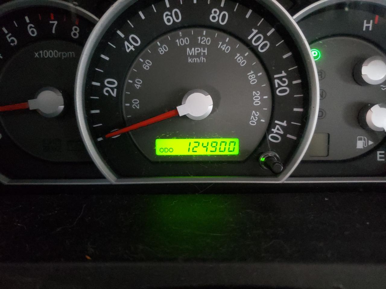 Photo 8 from auction – 2008 KIA SORENTO EX with VIN KNDJD735285855418