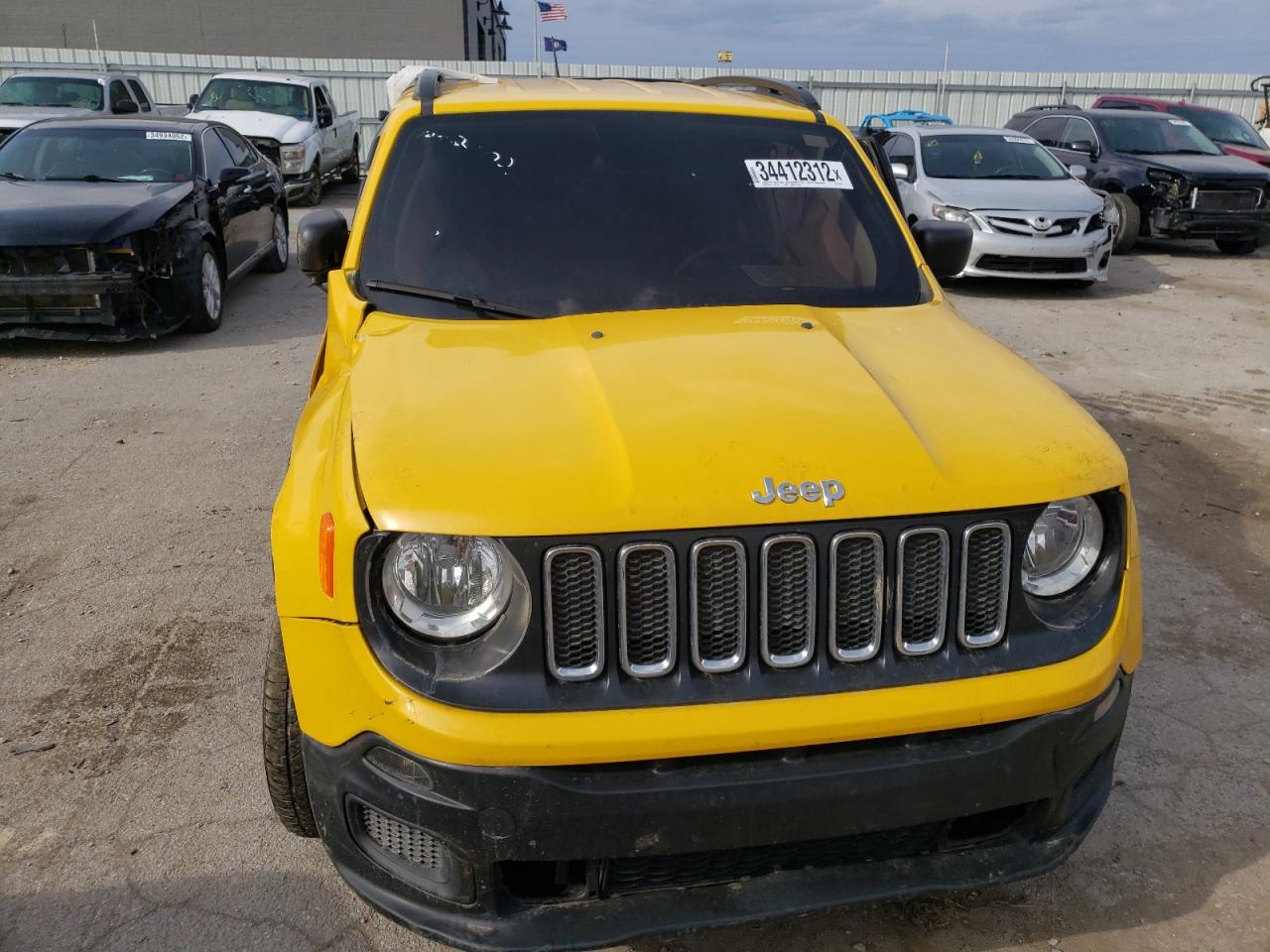 Photo 9 from auction – 2018 JEEP RENEGADE S with VIN ZACCJBAB4JPJ47209