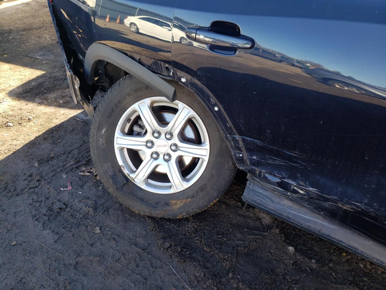 Photo 9 from auction – 2017 GMC ACADIA SLE with VIN 1GKKNKLA4HZ242960