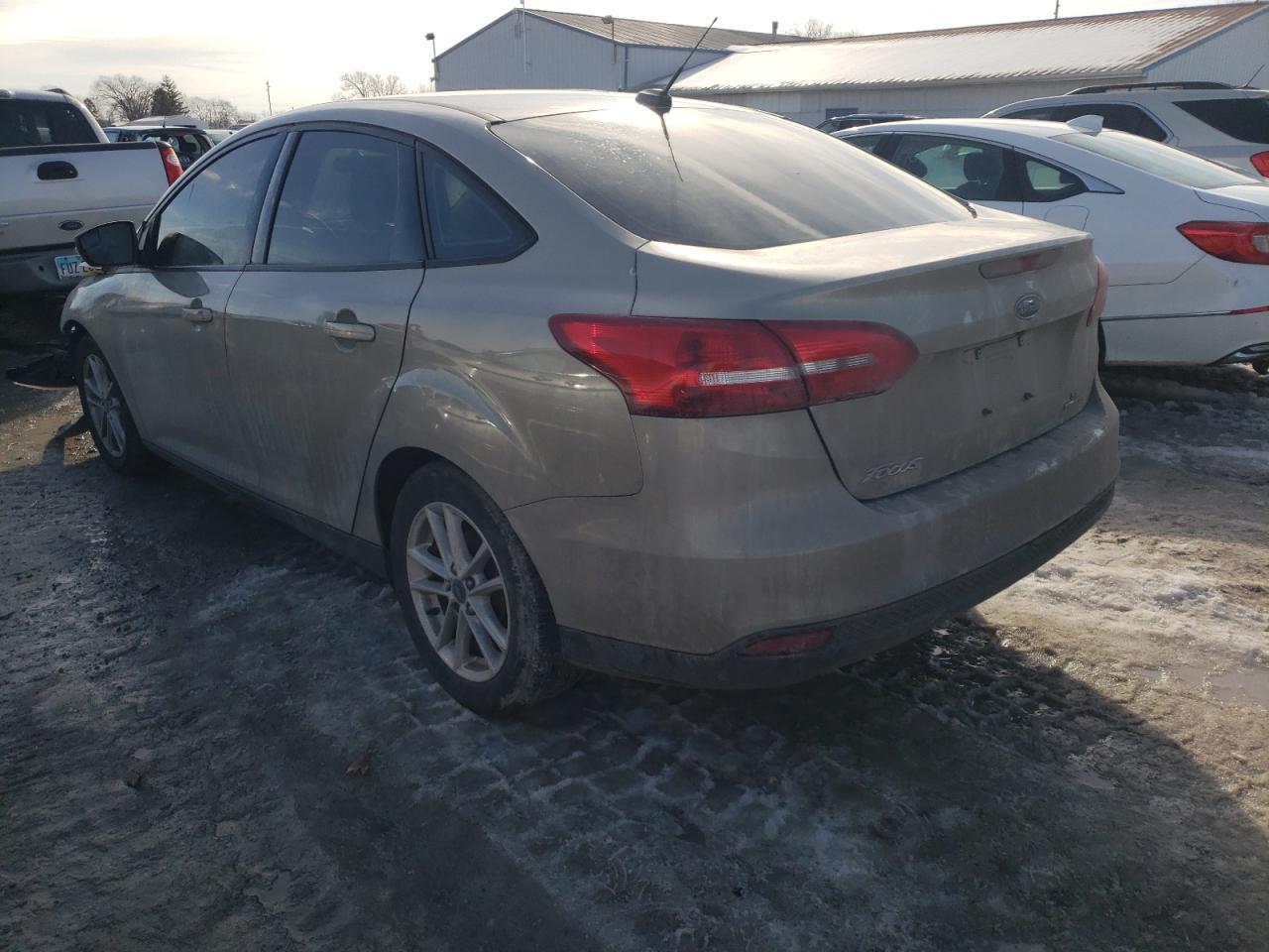 Photo 3 from auction – 2016 FORD FOCUS SE with VIN 1FADP3F2XGL343470