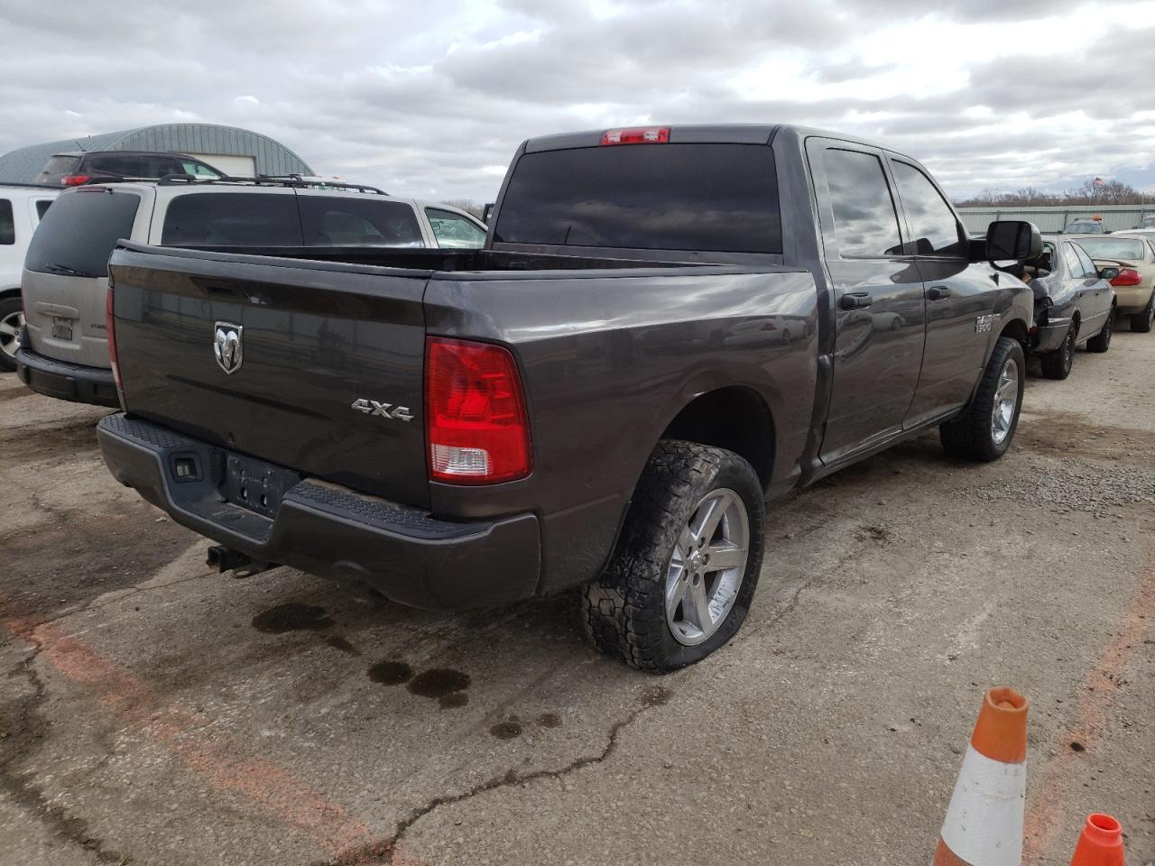Photo 4 from auction – 2016 RAM 1500 ST with VIN 3C6RR7KTXGG163622