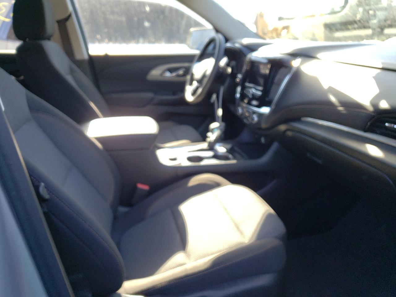 Photo 5 from auction – 2021 CHEVROLET TRAVERSE L with VIN 1GNERFKW4MJ244094