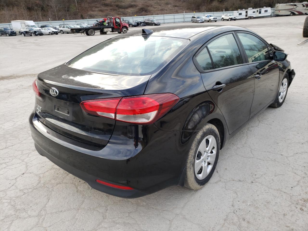 Photo 4 from auction – 2018 KIA FORTE LX with VIN 3KPFL4A76JE213659