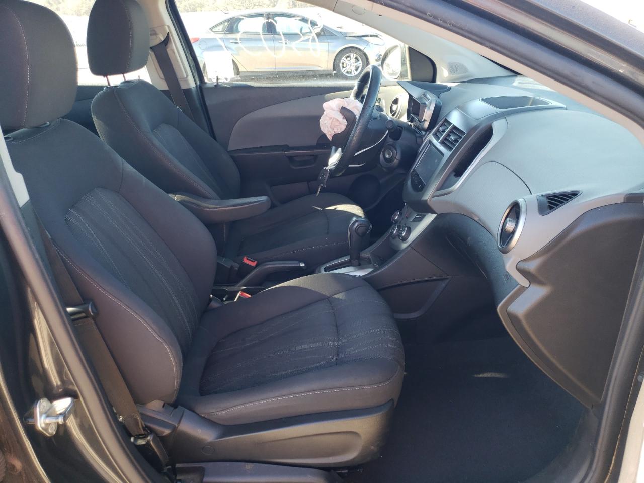 Photo 5 from auction – 2016 CHEVROLET SONIC LT with VIN 1G1JC5SB6G4124387