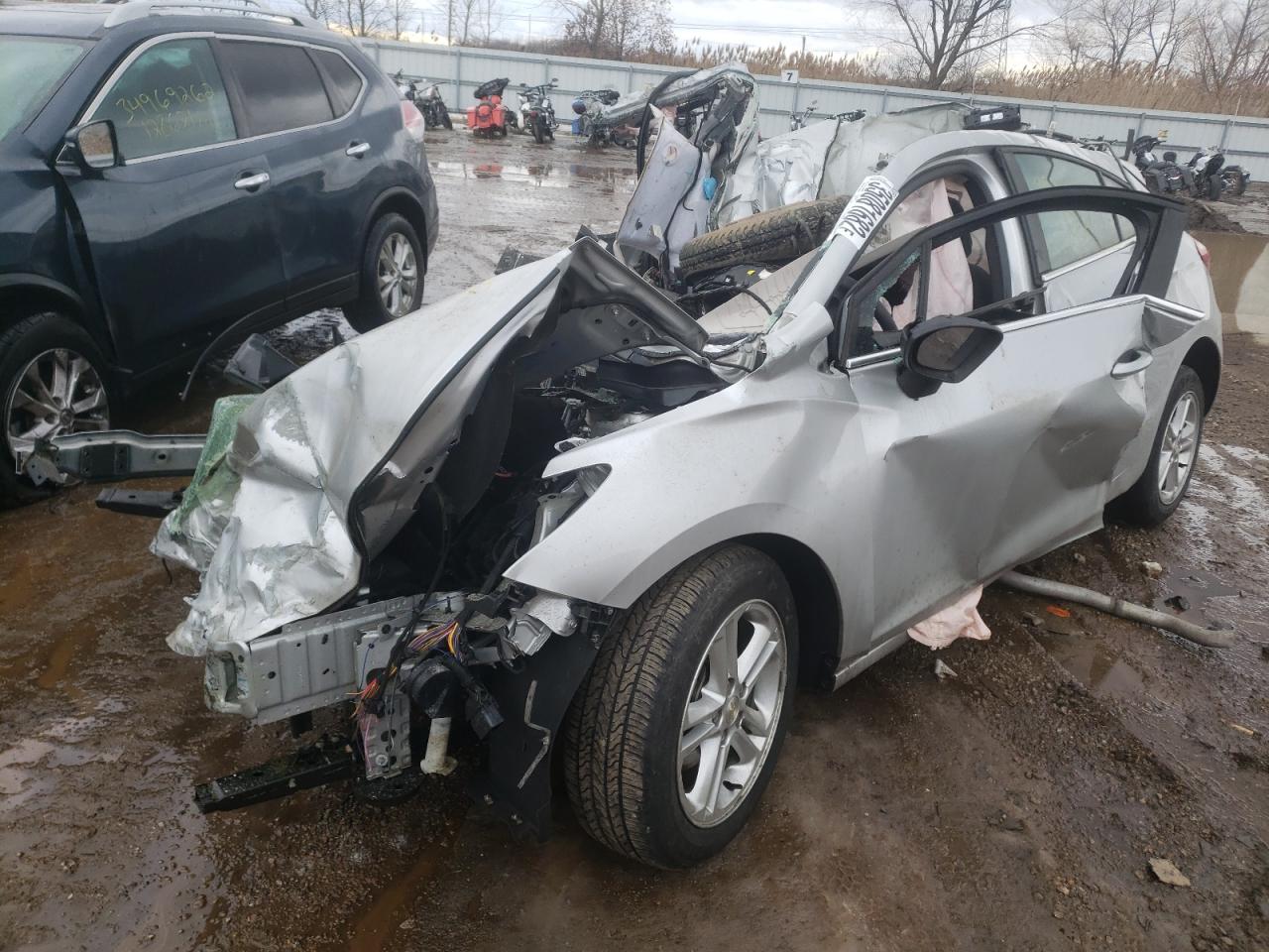 Photo 2 from auction – 2017 CHEVROLET CRUZE LT with VIN 3G1BE6SM8HS588949
