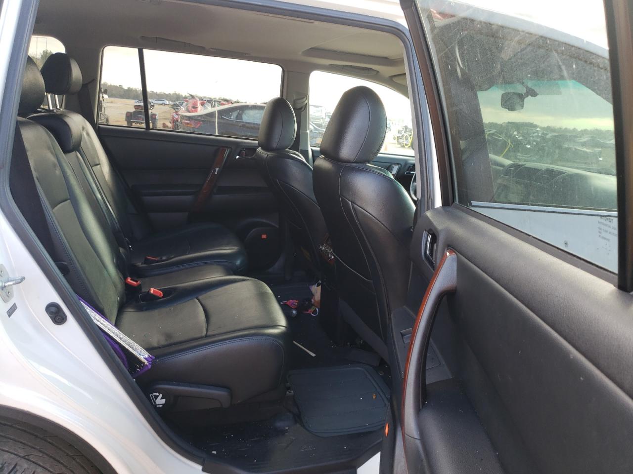 Photo 6 from auction – 2013 TOYOTA HIGHLANDER with VIN 5TDYK3EH7DS133435