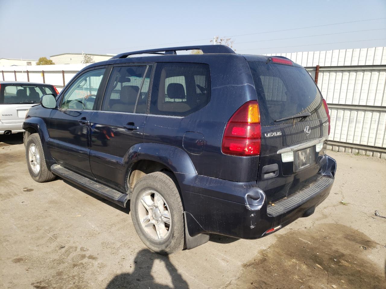 Photo 3 from auction – 2004 LEXUS GX 470 with VIN JTJBT20X940059835