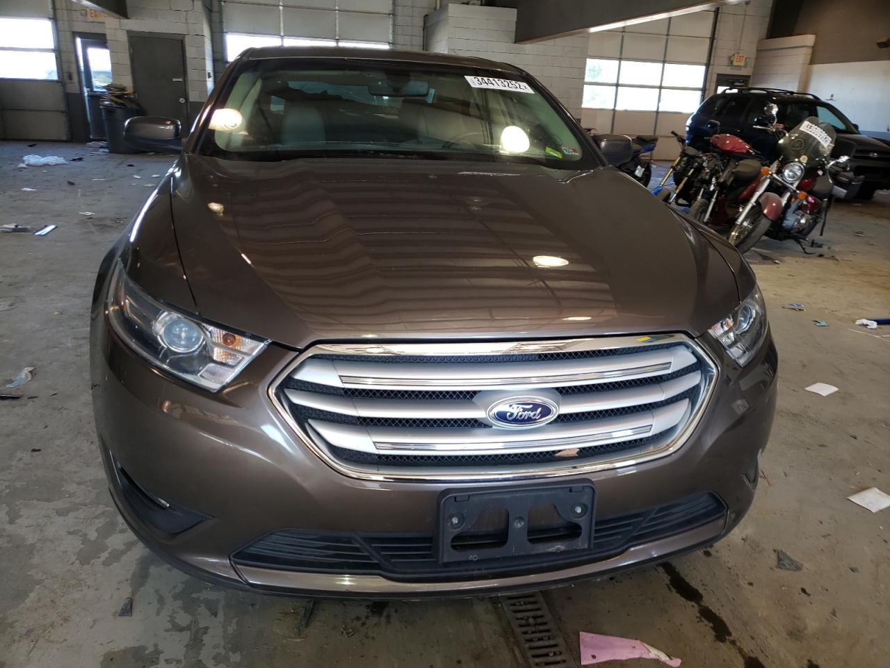 Photo 9 from auction – 2015 FORD TAURUS SEL with VIN 1FAHP2E84FG161224