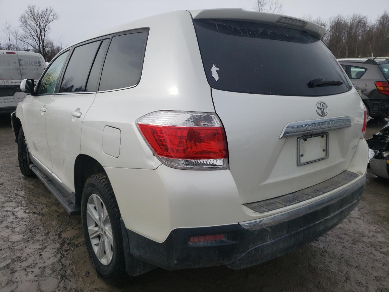 Photo 3 from auction – 2013 TOYOTA HIGHLANDER with VIN 5TDBK3EH6DS210737