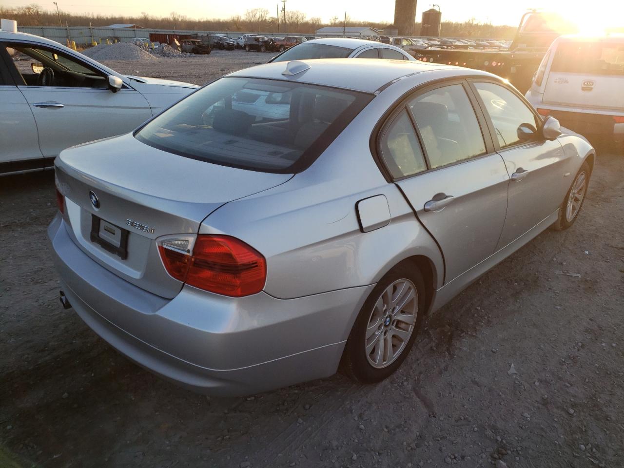 Photo 4 from auction – 2006 BMW 325 I with VIN WBAVB13566KX62028
