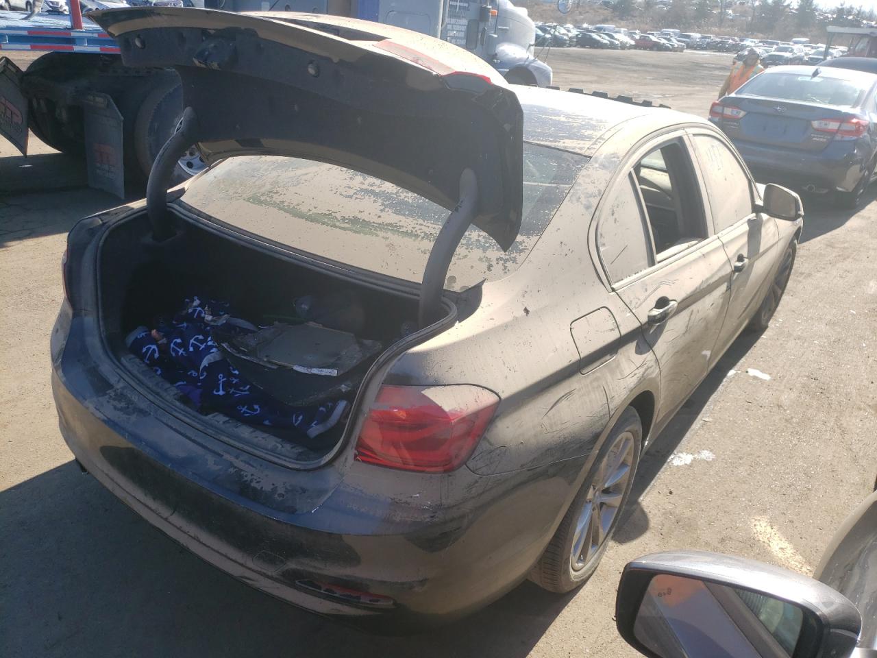 Photo 4 from auction – 2018 BMW 320 XI with VIN WBA8E5G50JNU45584