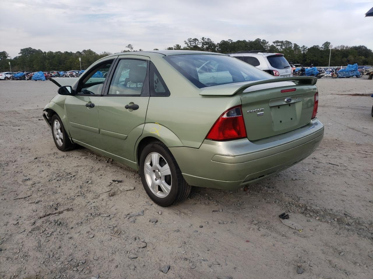 Photo 3 from auction – 2007 FORD FOCUS ZX4 with VIN 1FAHP34N97W273652