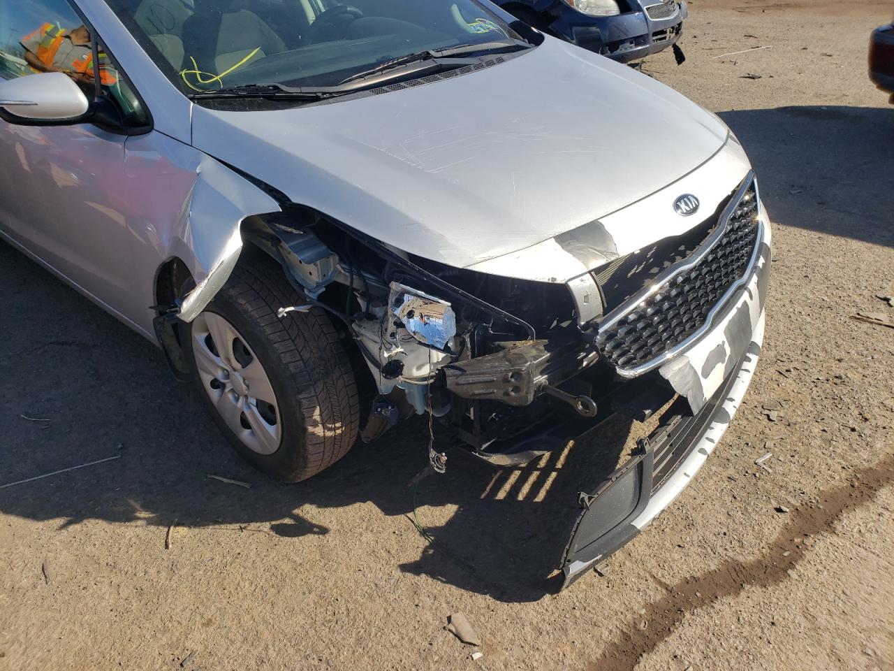 Photo 9 from auction – 2017 KIA FORTE LX with VIN KNAFK5A89H5711553