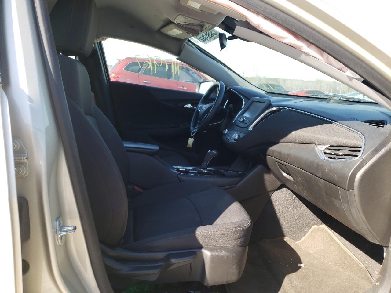 Photo 5 from auction – 2016 CHEVROLET MALIBU LT with VIN 1G1ZE5ST7GF305220