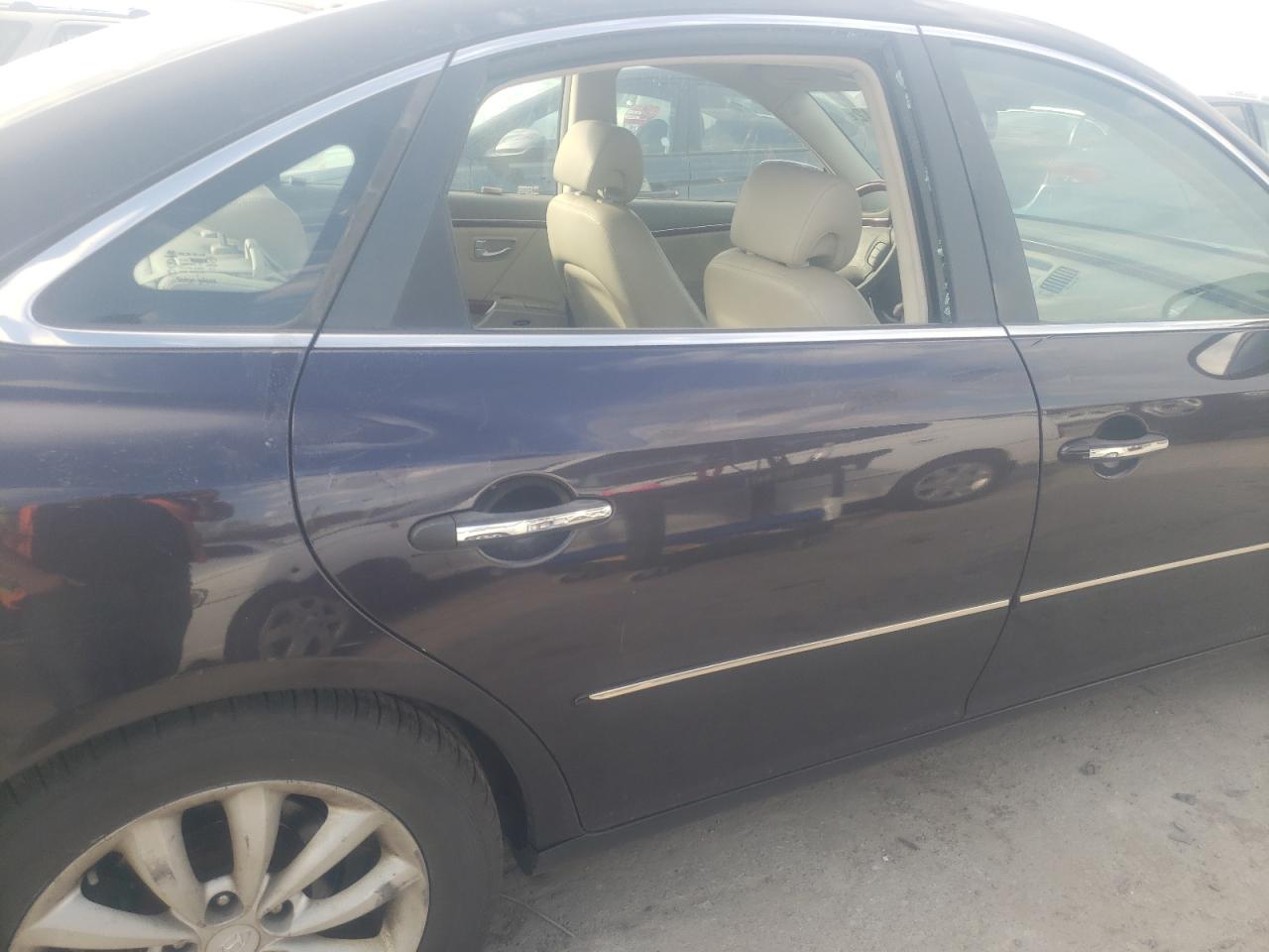 Photo 9 from auction – 2006 HYUNDAI AZERA SE with VIN KMHFC46F16A034502