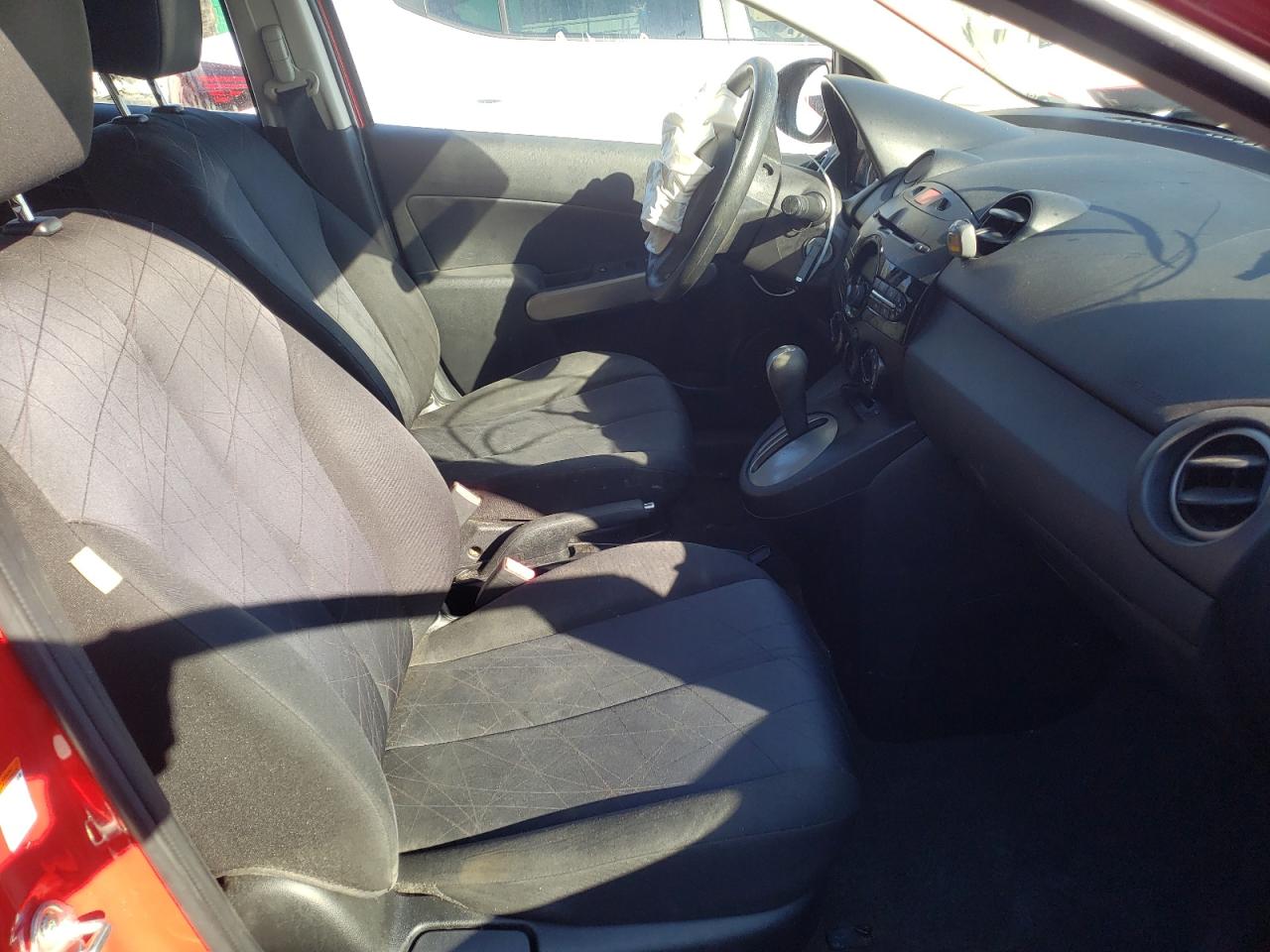 Photo 5 from auction – 2011 MAZDA MAZDA2 with VIN JM1DE1HY1B0123618