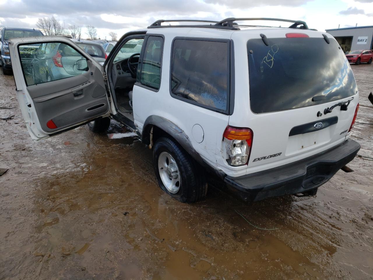 Фото 3 с аукциона – 1999 FORD EXPLORER с VIN 1FMZU24E0XUB47351