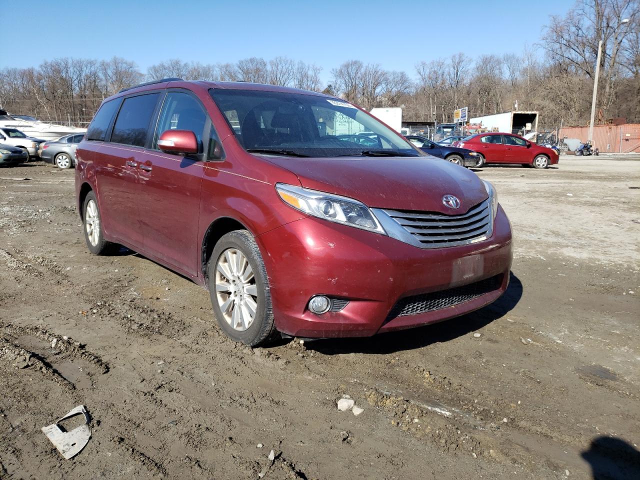Photo 1 from auction – 2015 TOYOTA SIENNA XLE with VIN 5TDDK3DC3FS100066