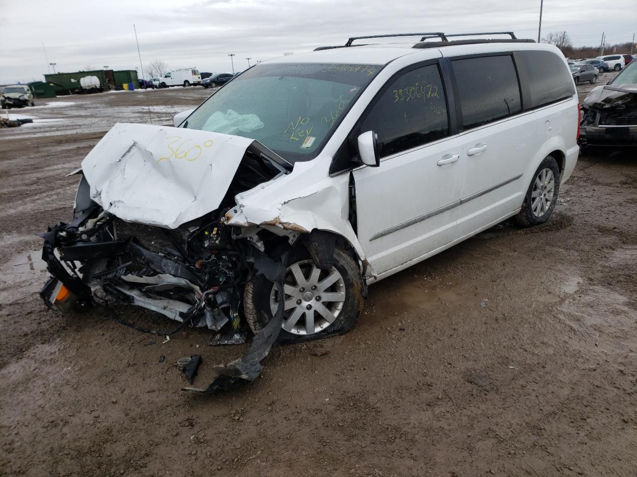 Photo 2 from auction – 2014 CHRYSLER TOWN & COU with VIN 2C4RC1BG4ER324936