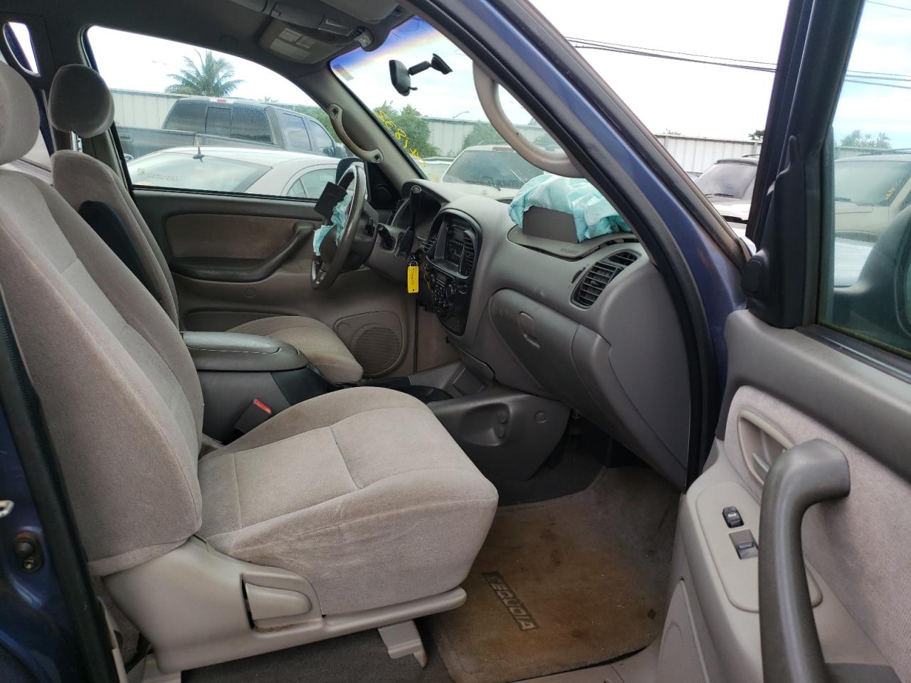 Photo 5 from auction – 2001 TOYOTA SEQUOIA SR with VIN 5TDZT34A51S008399