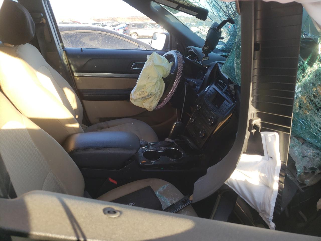 Photo 5 from auction – 2017 FORD EXPLORER with VIN 1FM5K8B81HGD07791