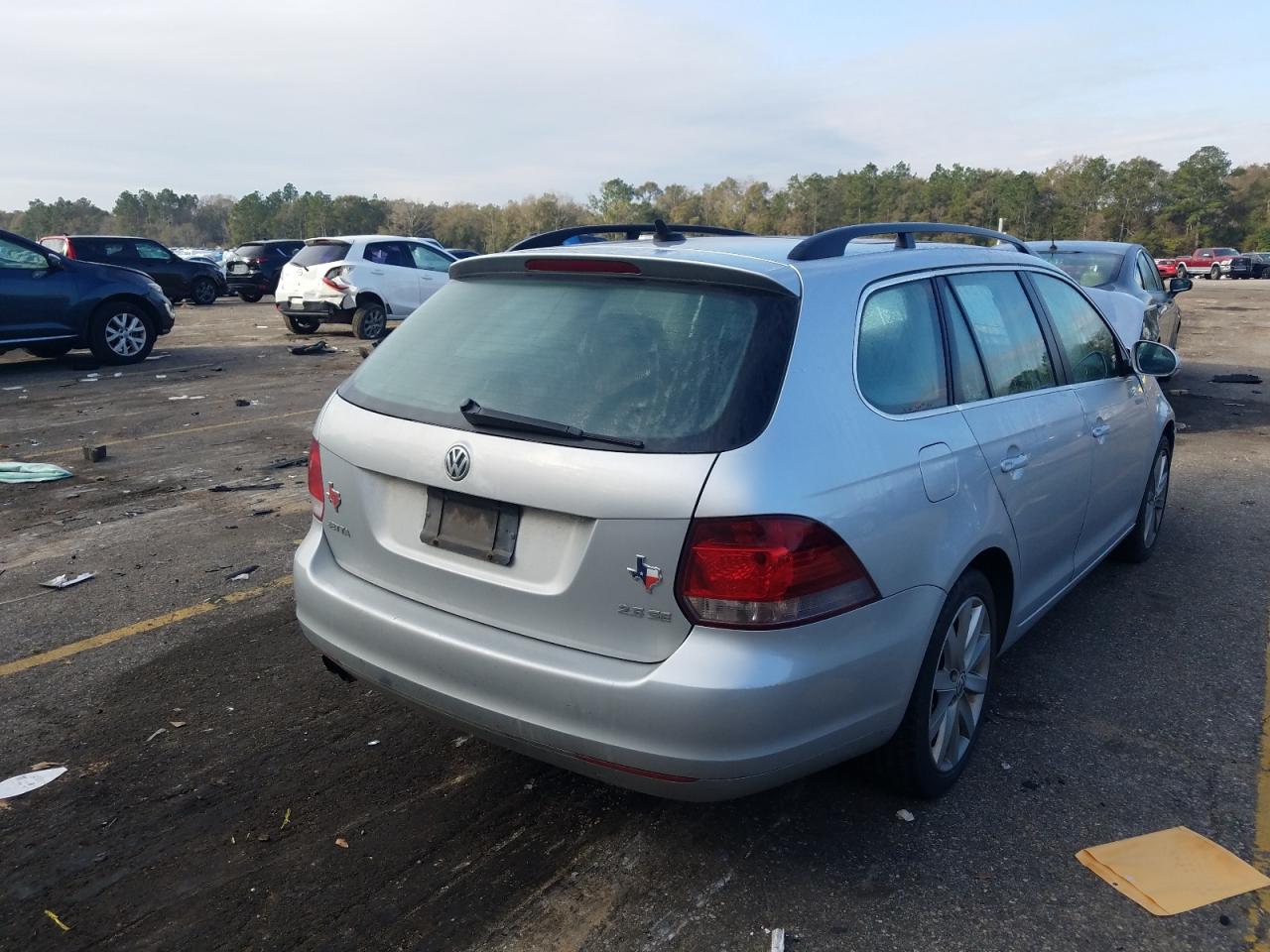 Photo 4 from auction – 2011 VOLKSWAGEN JETTA S with VIN 3VWPZ7AJ9BM692616