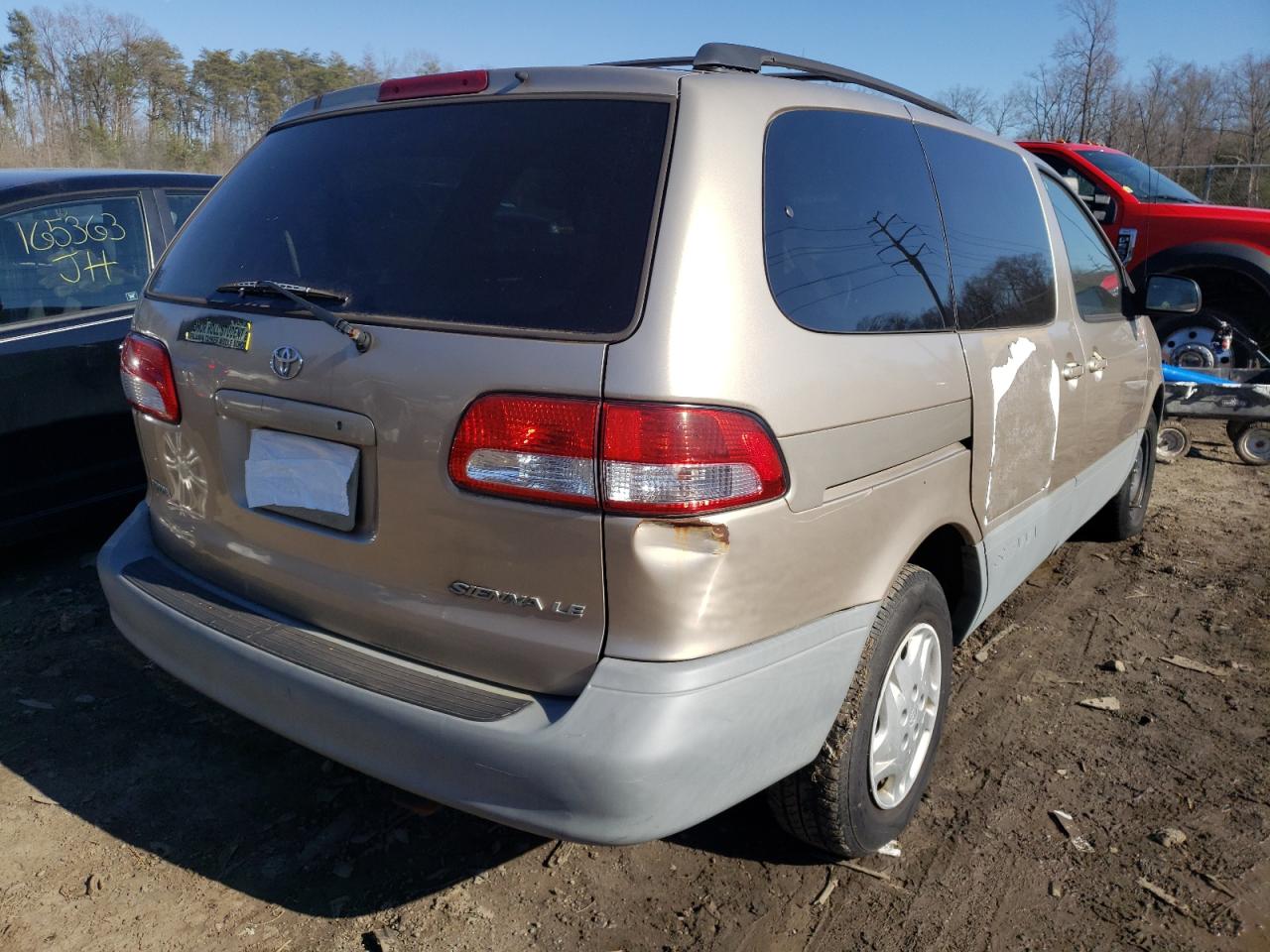 Photo 4 from auction – 2002 TOYOTA SIENNA LE with VIN 4T3ZF13C62U475801