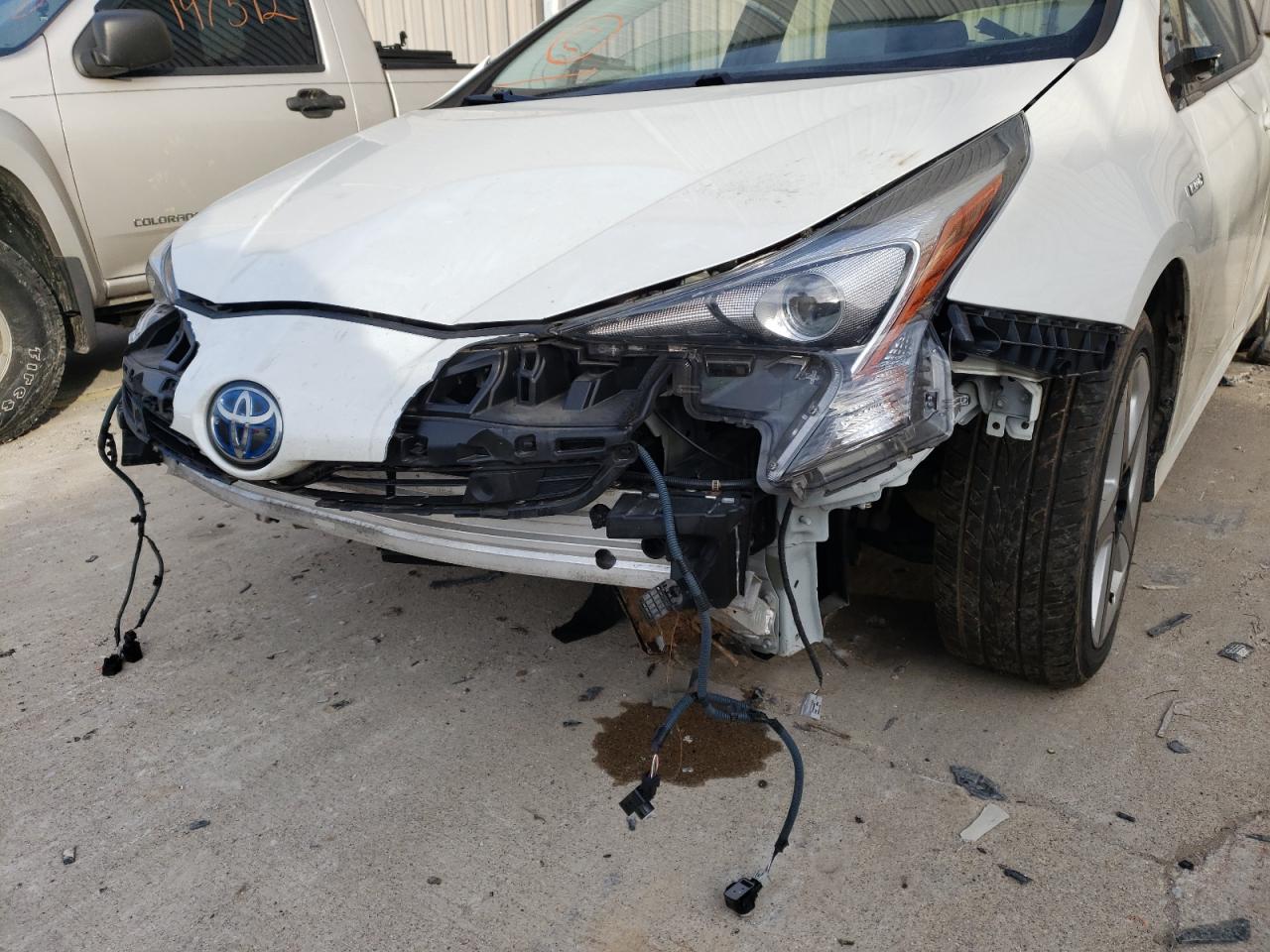 Photo 9 from auction – 2017 TOYOTA PRIUS with VIN JTDKARFU1H3047973
