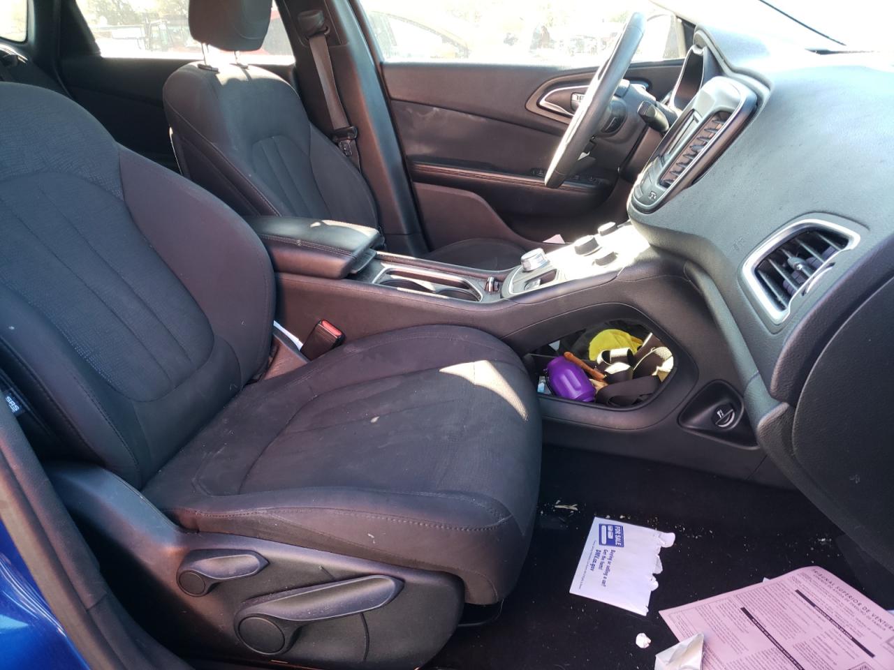 Photo 5 from auction – 2015 CHRYSLER 200 LIMITE with VIN 1C3CCCAB6FN624634