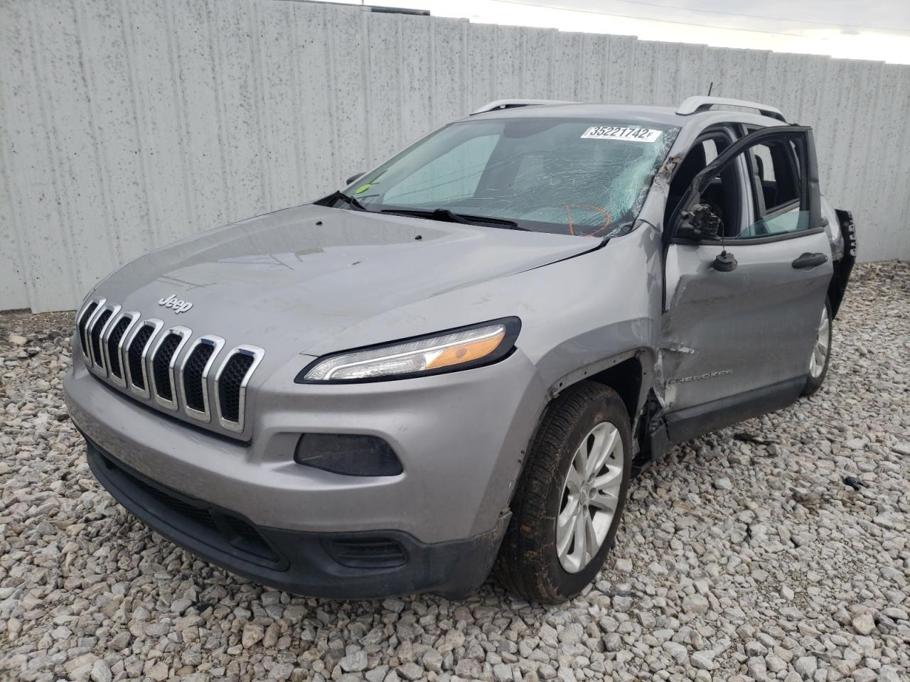 Photo 2 from auction – 2015 JEEP CHEROKEE S with VIN 1C4PJLAB5FW608163