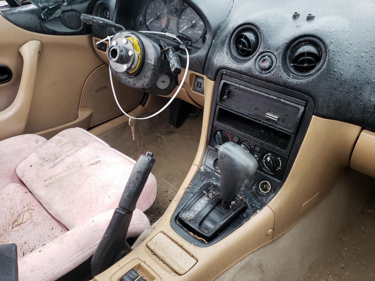 Photo 9 from auction – 1999 MAZDA MX-5 MIATA with VIN JM1NB3531X0132554