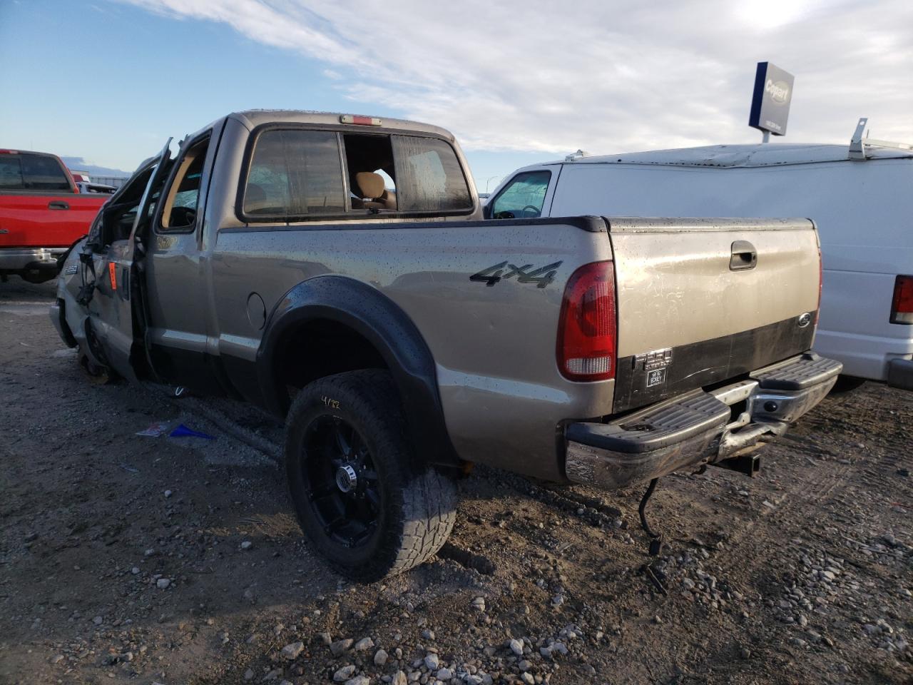 Photo 3 from auction – 2002 FORD F250 SUPER with VIN 1FTNX21F52EB23833