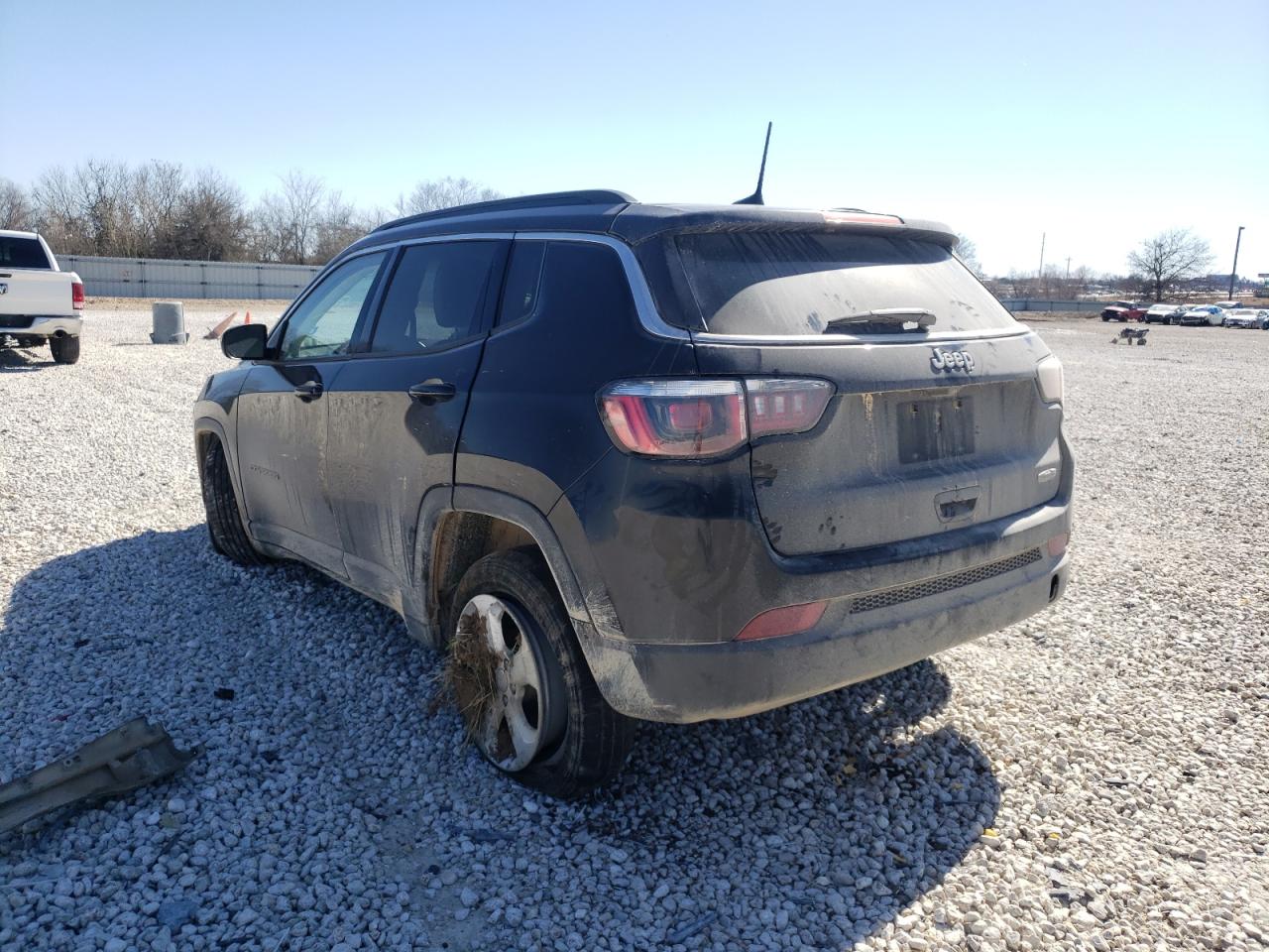 Photo 3 from auction – 2018 JEEP COMPASS LA with VIN 3C4NJCBB7JT266641