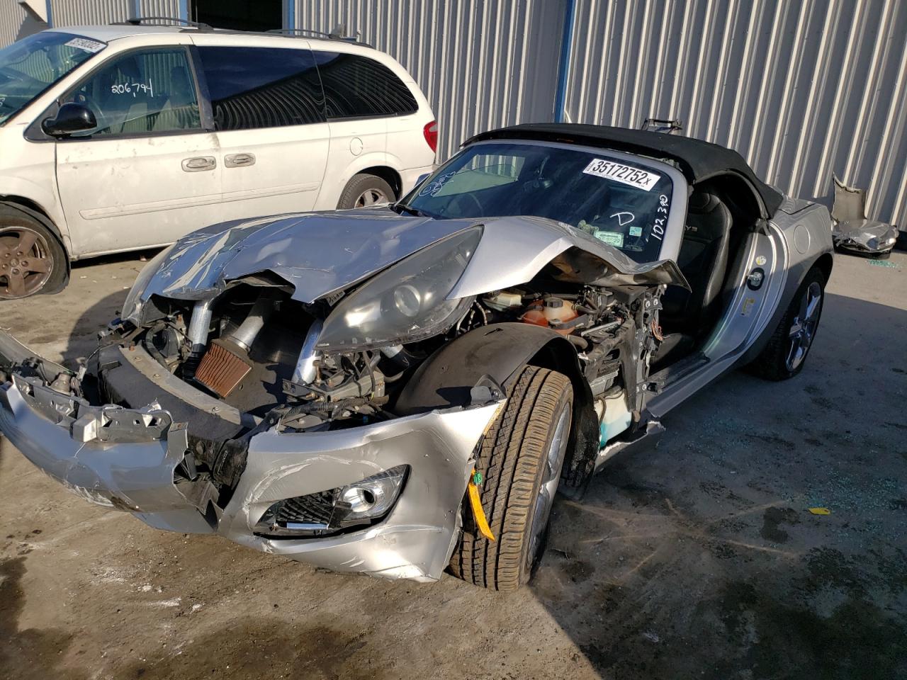 Photo 2 from auction – 2007 SATURN SKY REDLIN with VIN 1G8MG35X97Y142650