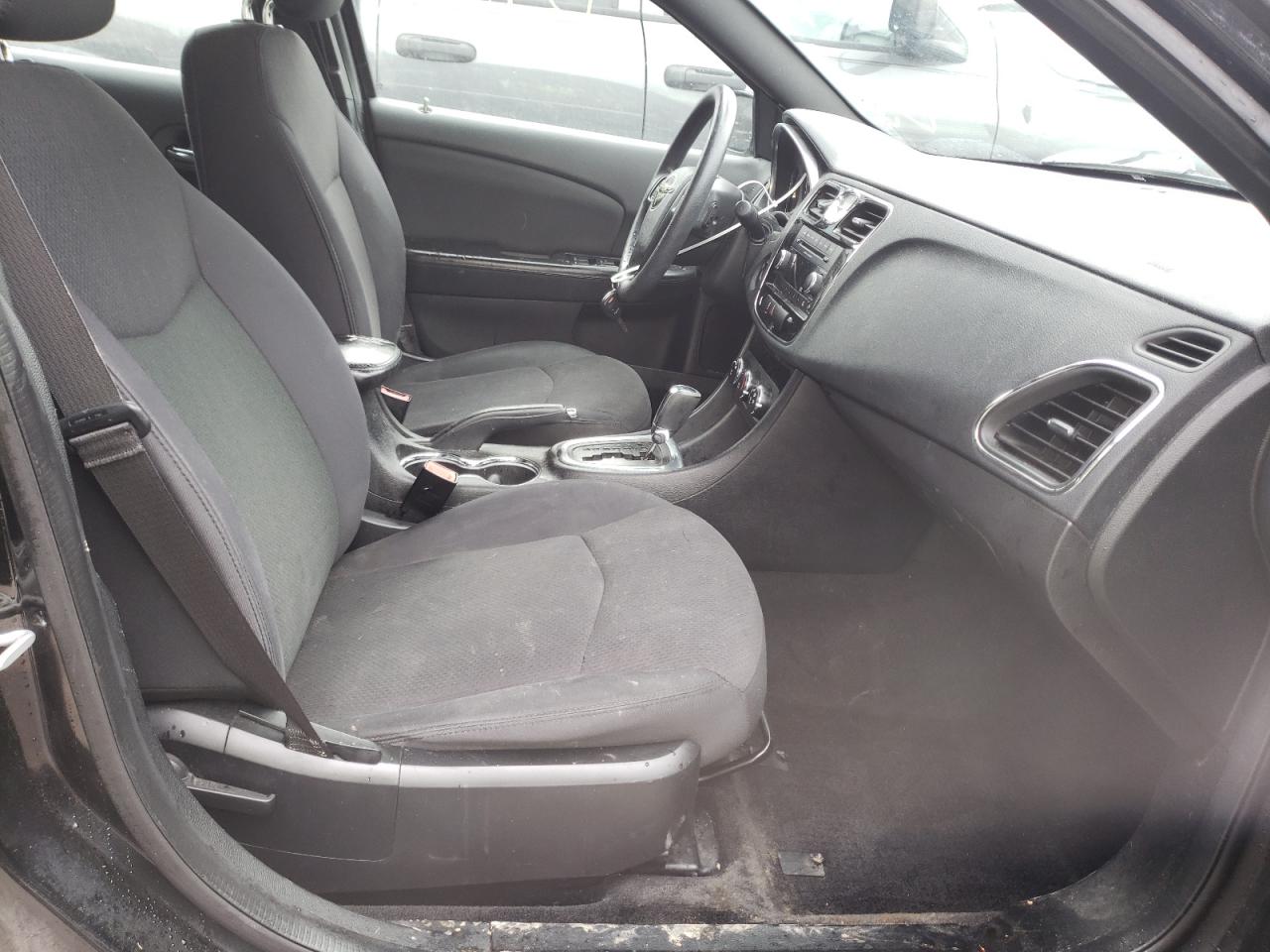 Photo 5 from auction – 2012 CHRYSLER 200 LX with VIN 1C3CCBAB6CN282091