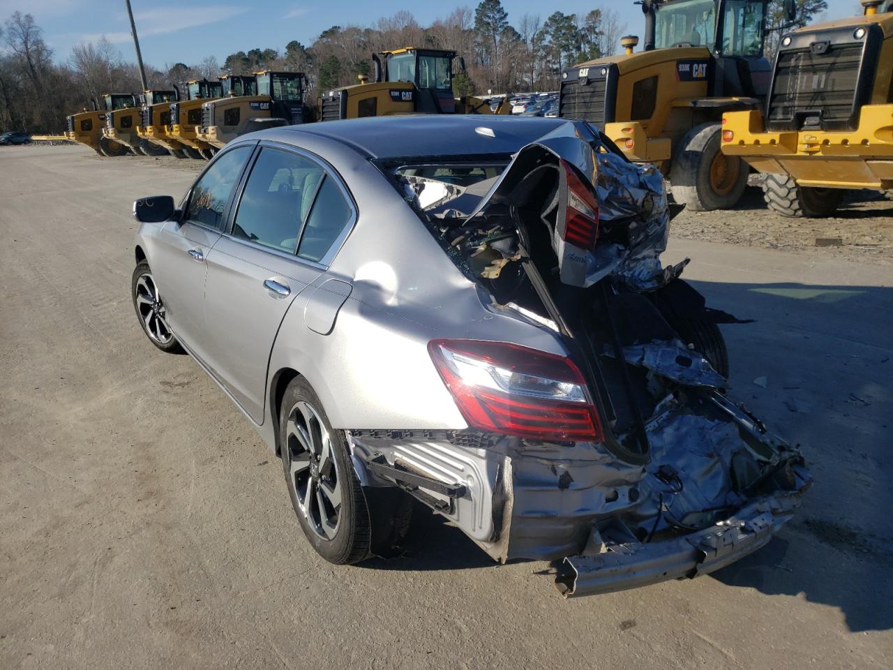 Photo 3 from auction – 2017 HONDA ACCORD with VIN 1HGCR2F71HA210178