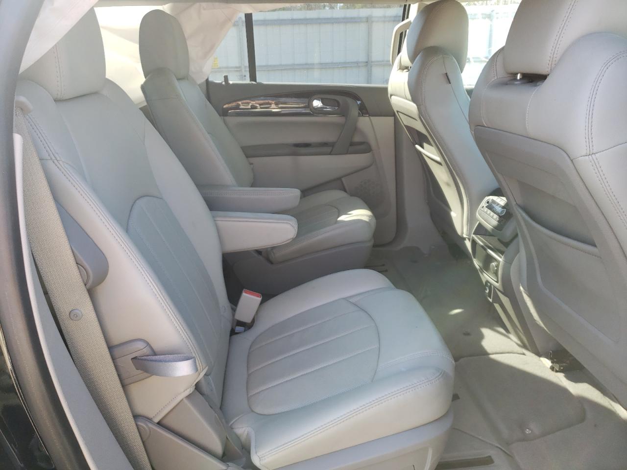 Photo 6 from auction – 2017 BUICK ENCLAVE with VIN 5GAKRBKD8HJ136099