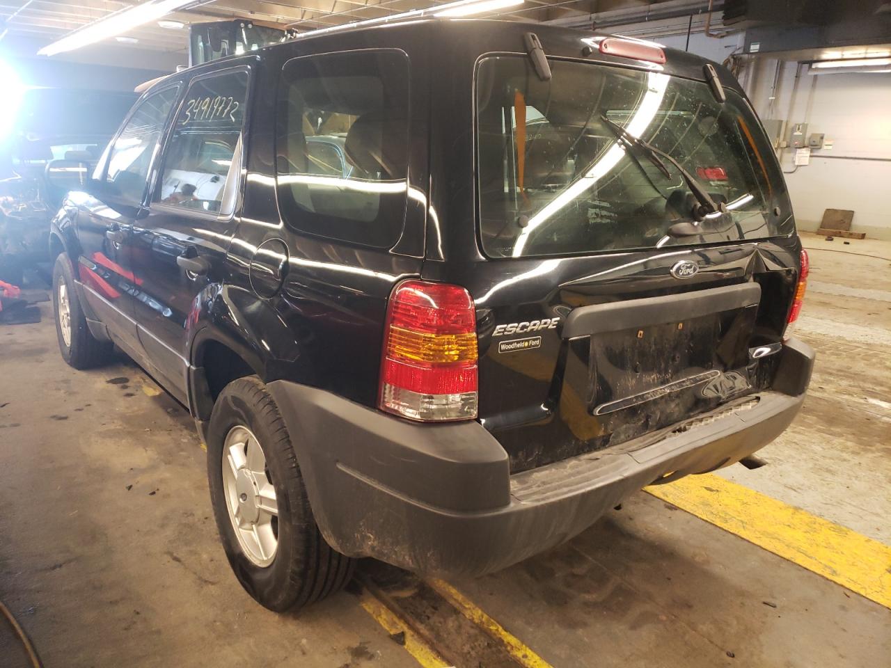 Photo 3 from auction – 2004 FORD ESCAPE LIM with VIN 1FMYU021X4DA06170