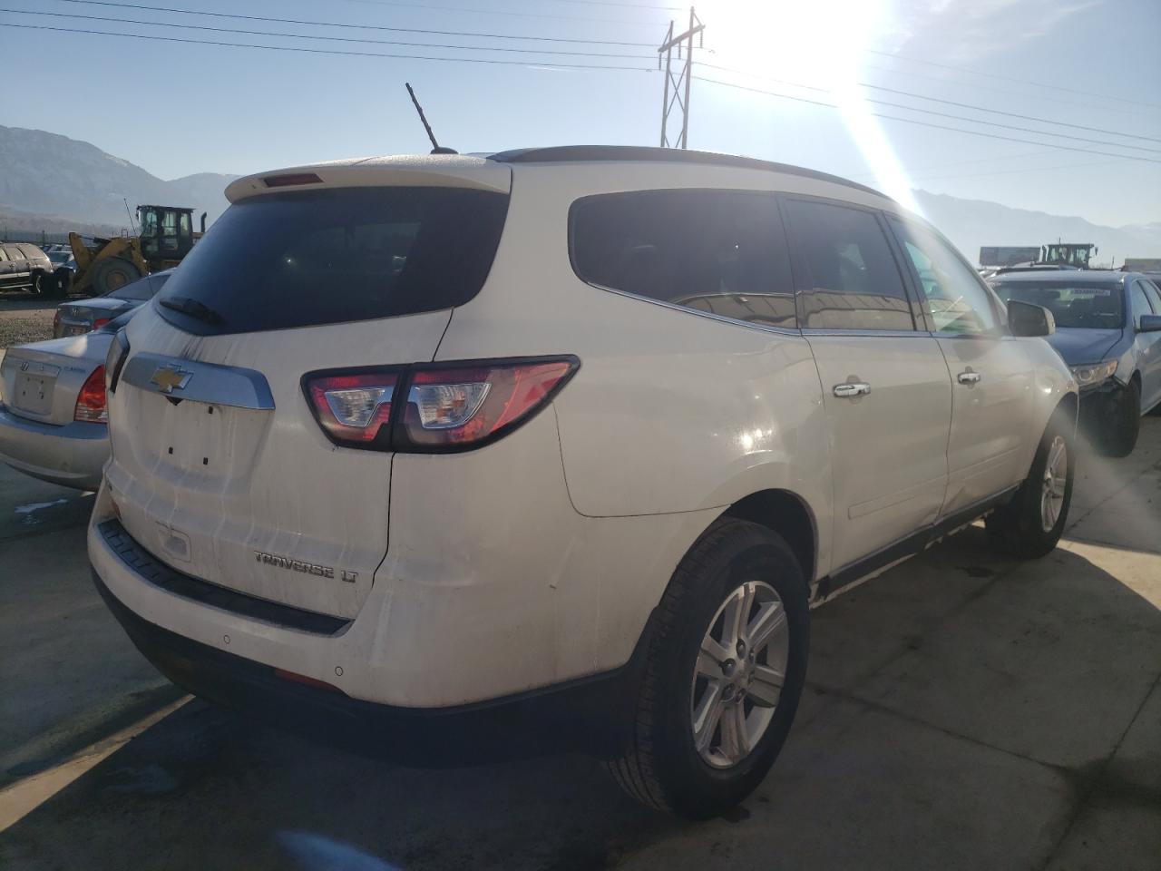 Photo 4 from auction – 2013 CHEVROLET TRAVERSE L with VIN 1GNKVGKD5DJ205680