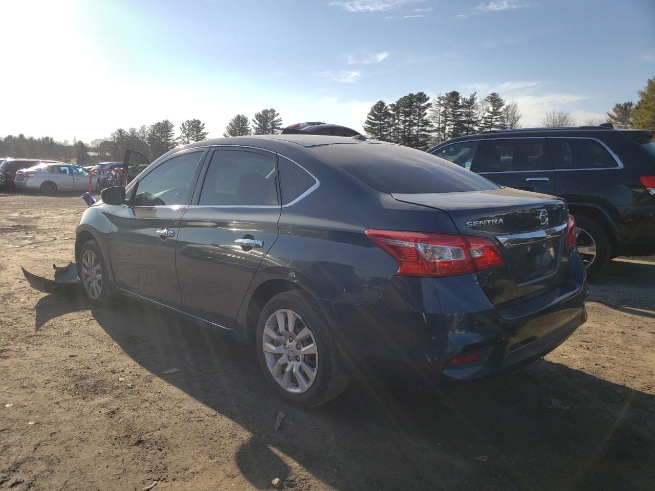 Photo 3 from auction – 2016 NISSAN SENTRA S with VIN 3N1AB7AP8GL636734
