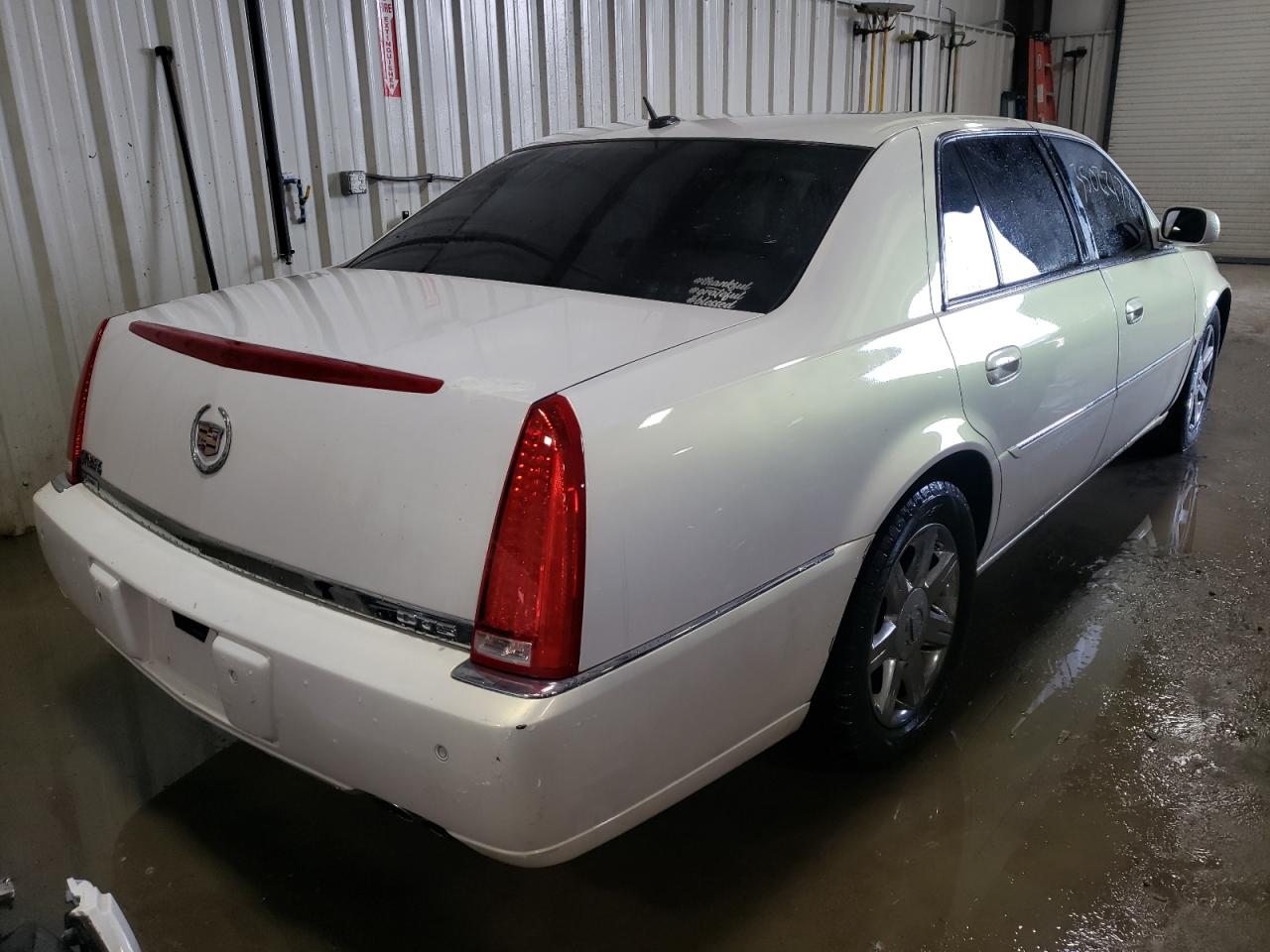 Photo 4 from auction – 2006 CADILLAC DTS with VIN 1G6KD57Y16U236098